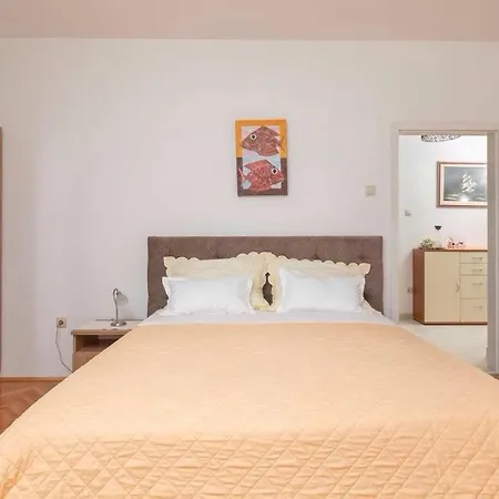 5 Apartment *