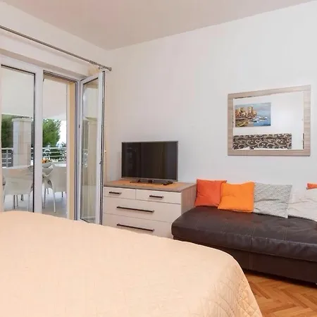 5 Apartment