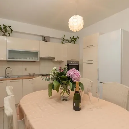 Apartment 5 *
