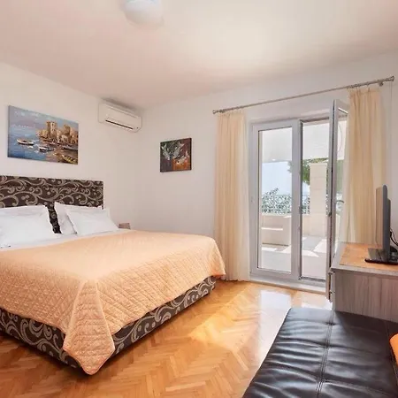 Apartment 5 *