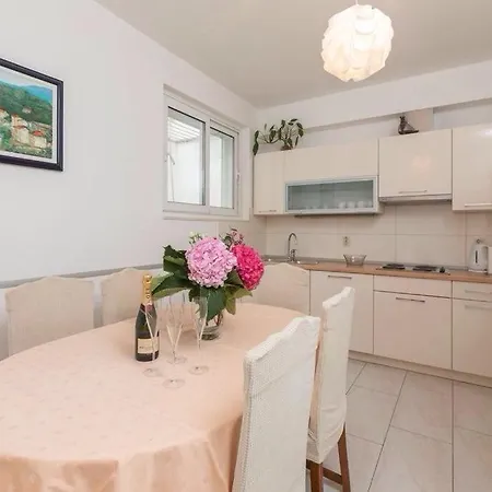 Apartment 5 *